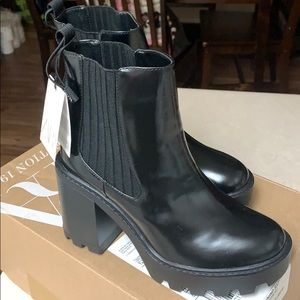 Zara heeled booties with lug soles - size 7.5